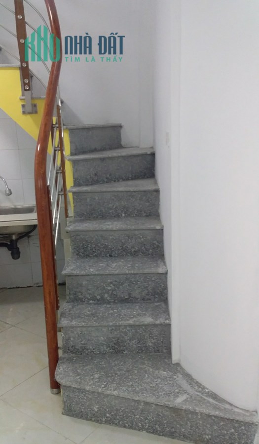 Chính chủ cần bán Nhà Quận Hai Bà Trưng diện tích 17m2 x 4 Tầng x 3 Ngủ giá nhỉnh 1 tỷ