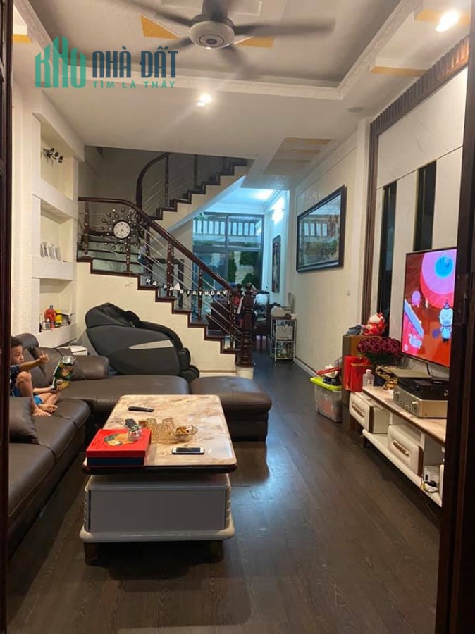 Bán nhà đường Tô Vĩnh Diện, đối diện Vincom Thủ Đức, 40m2 giá 3.72 tỷ