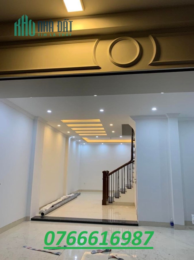Bán nhà Long Biên thiết kế 5 sao Ô TÔ, KD 54m2 MT 6m giá chỉ 4.2 tỷ LH 0766616987.