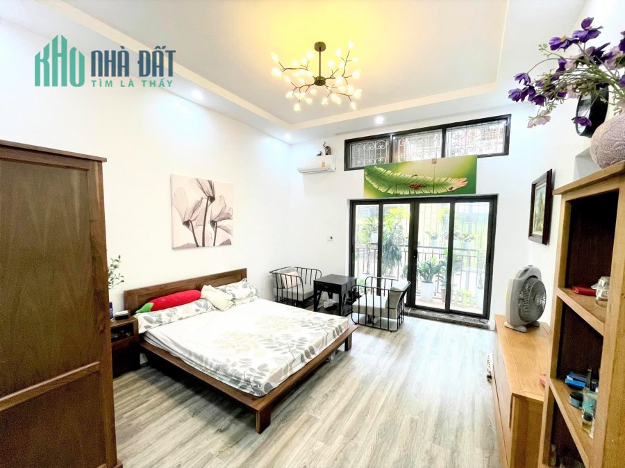 Bán nhà Nguyễn Trãi, diện tích 40m2, ngõ rộng 4m, lô góc, chỉ 4 tỷ.