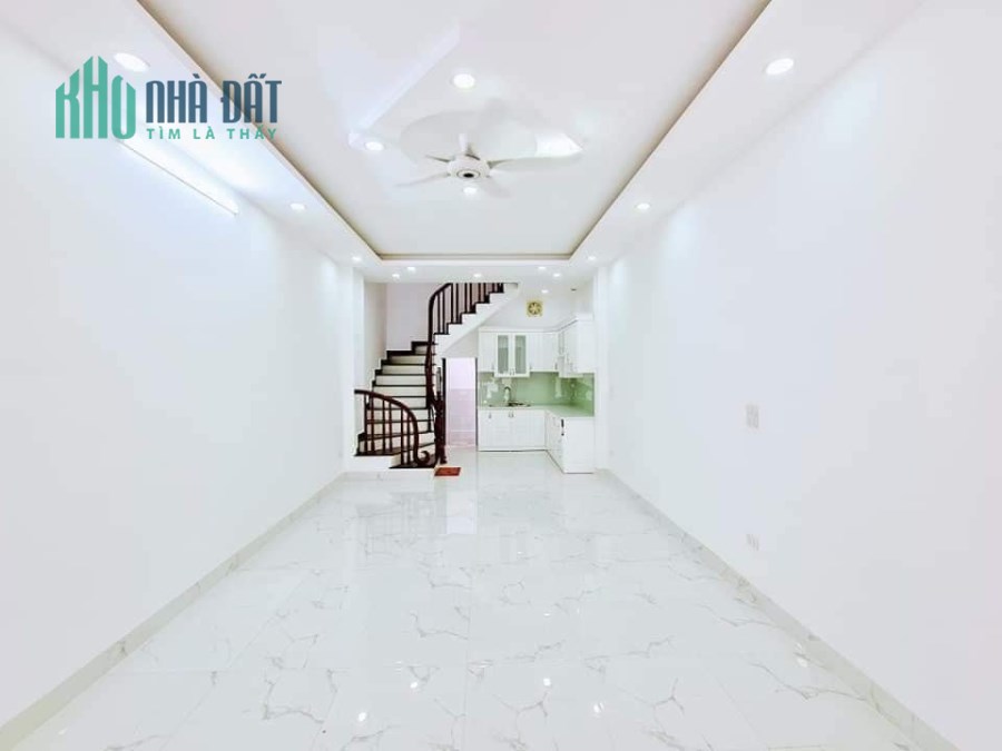Bán nhà Vĩnh Tuy, 56m2*5 tầng, 5.7 tỷ, ngõ thông, kinh doanh sầm uất