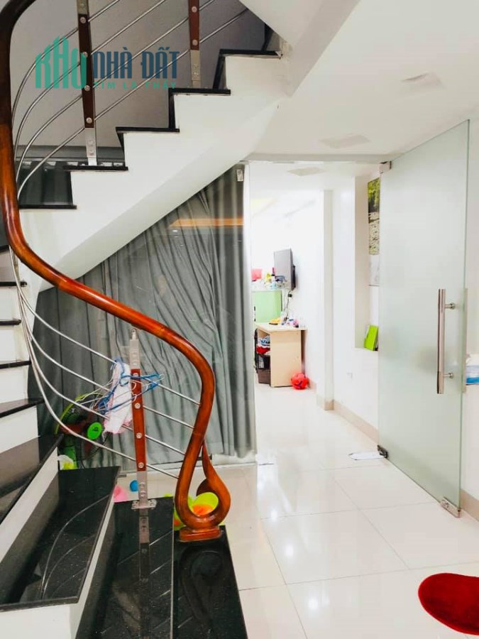 Bán Nhà Bùi Xương Trạch 40m2. Nhà Mới 8 Phòng Ngủ. Trước Nhà Rộng 3m. Cách Đường Ô Tô 50m.