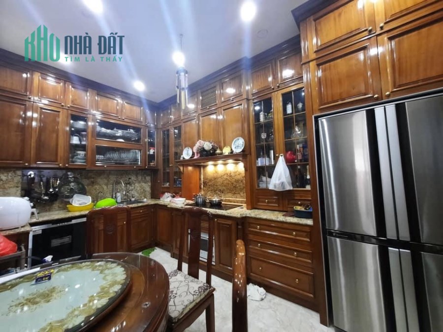 Bán nhà mặt phố Đại Từ Hoàng Mai, kinh doanh cực sầm uất, 100m, 6m mặt tiền, nhỉnh 17 tỷ.