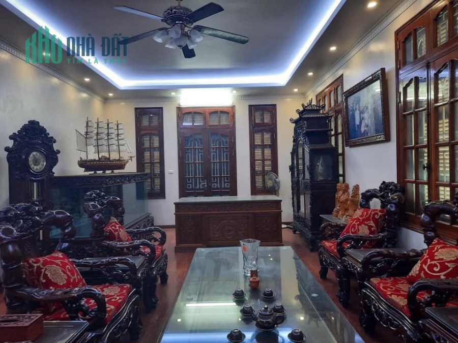 Bán nhà mặt phố Đại Từ Hoàng Mai, kinh doanh cực sầm uất, 100m, 6m mặt tiền, nhỉnh 17 tỷ.