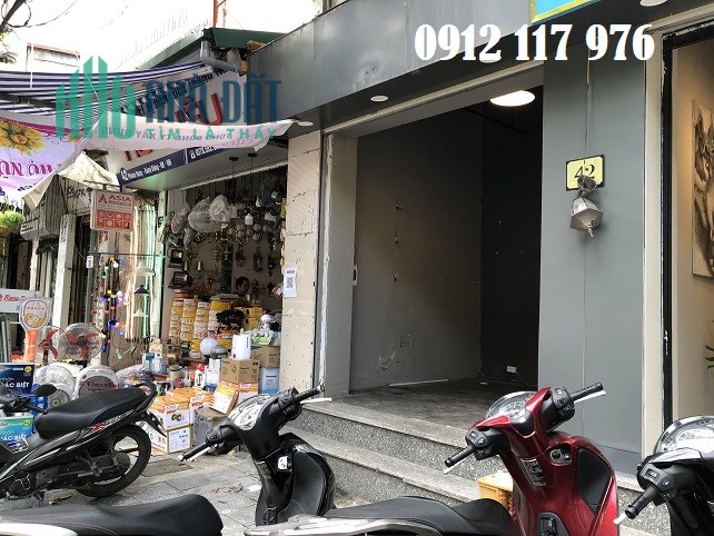 Chính chủ cho thuê cửa hàng mặt phố Hàng Bông - Phùng Hưng (đoạn đường đôi), 8tr, 0912117976