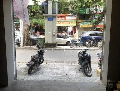 Chính chủ cho thuê cửa hàng mặt phố Hàng Bông - Phùng Hưng (đoạn đường đôi), 8tr, 0912117976