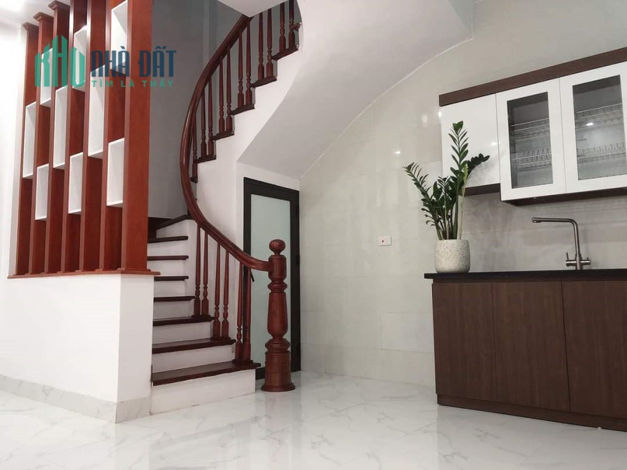 Bán nhà xuân đỉnh 33m2×5 tầng, mt 5.7m, giá 4.15 tỷ