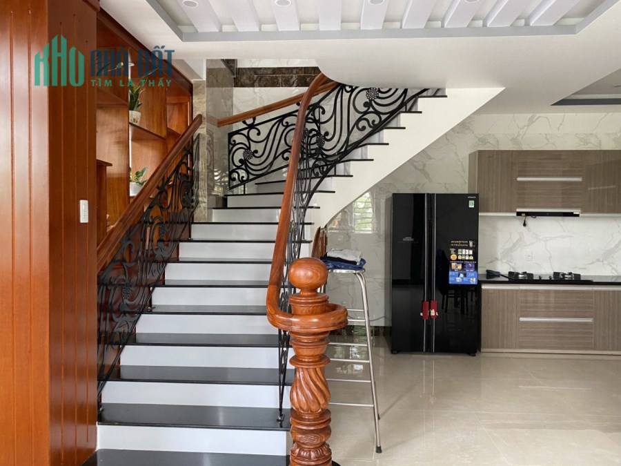 Mua 1216m2 đất tặng nhà biệt thự chợ Vượt Lũ P8, TP.Vĩnh Long, 12 tỷ. Lh:0971577588