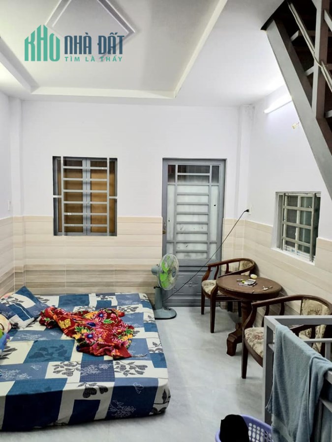 Nhà ngay ngã ba Phan Văn Trị, SD: 70m2, 3T, 3pn hẻm thông chỉ 1 tỷ 6