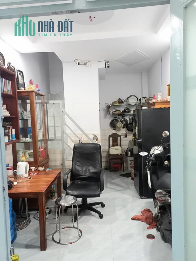 Nhà ngay ngã ba Phan Văn Trị, SD: 70m2, 3T, 3pn hẻm thông chỉ 1 tỷ 6