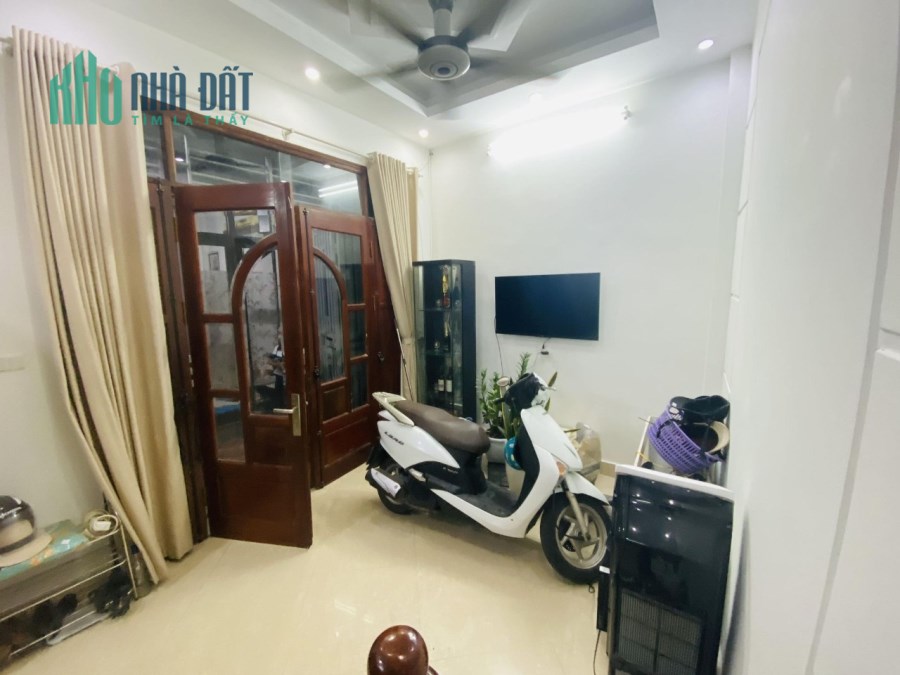 Bán nhà 2 thoáng Minh Khai, Hai Bà Trưng, 46m, tầng, 3 tỷ, 0919505886