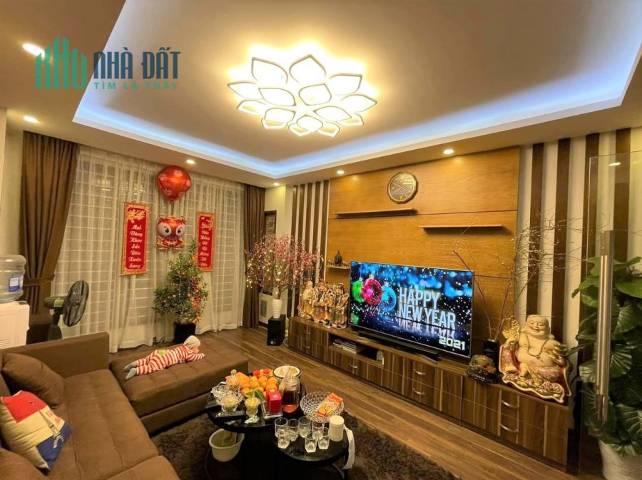 Bán nhà 50m2 Thái Hà, ngõ ô tô, 2 mặt thoáng, ô tô đỗ cổng, chỉ 5 tỷ.
