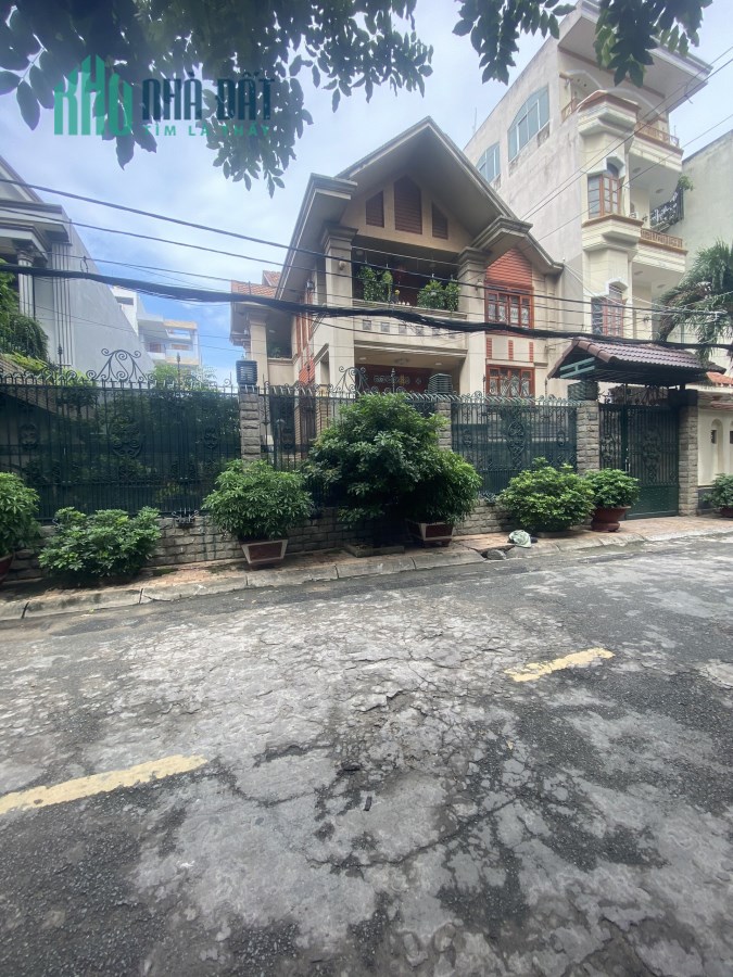 Bán biệt thự vườn Nguyễn Oanh, P.17, GV: 16 x 22, giá 37 tỷ