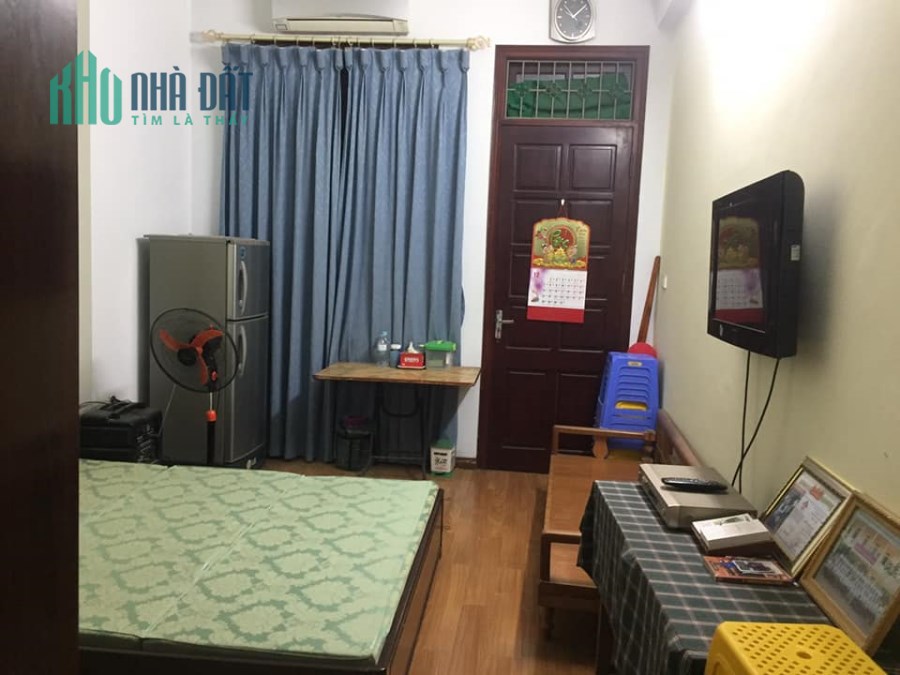 Bán gấp  nhà phố Hoàng Quốc Việt Siêu to khổng lồ 97m2, 4T, 13.5 tỷ