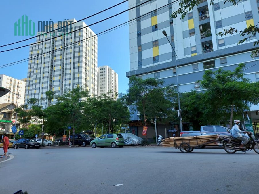 Nhà kinh doanh khu Tây Nam Linh Đàm, ô tô đỗ cửa 40m2 5 tầng, mt4 – giá 4.2 tỷ,