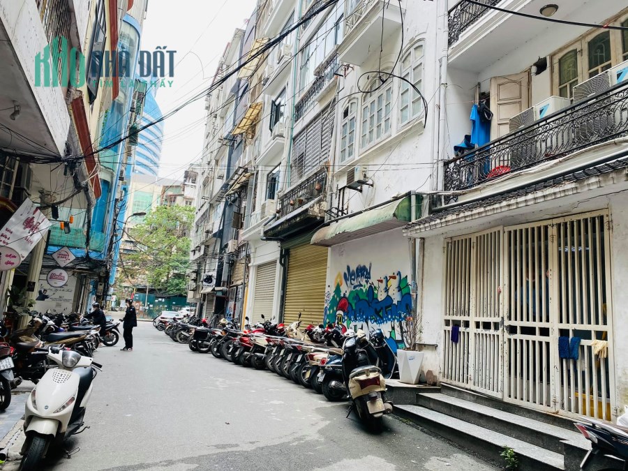 Bán nhà Huỳnh Thúc Kháng, cả phố duy nhất 1 nhà bán, 1 mặt phố, 1 mặt ngõ ô tô tránh