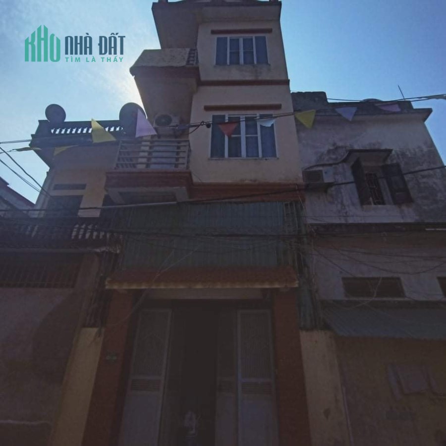 Nhà Liên Ninh phân lô QĐ 45m2 3 tầng mt4m, 2.5 tỷ - ô tô đỗ cửa, giao thông thuận lợi