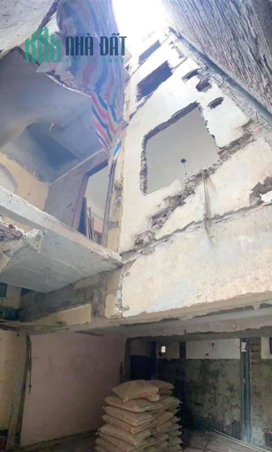 Bán nhà Hoàng Mai, ngõ 467 Lĩnh Nam, 3 tỷ, 30m, MT: 4m