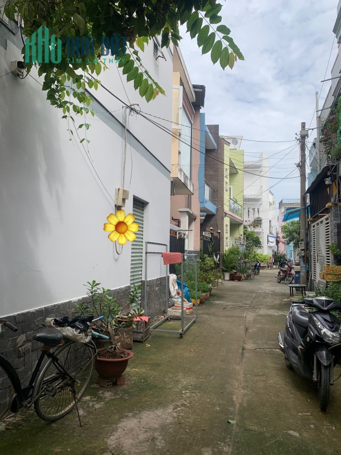 Bán GẤP nhà đường Nguyễn Duy Trinh, Quận 9, Giá chỉ 4.1 tỷ, 3 Tầng, 4PN