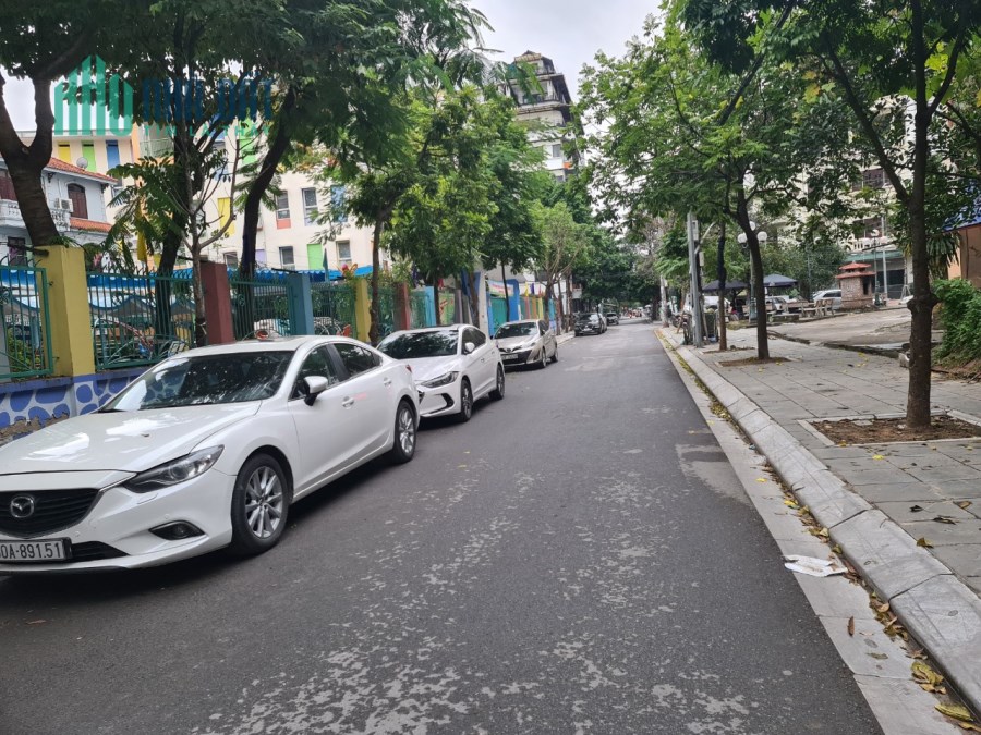 Tôi cần bán nhà phân lô ngõ 28 Xuân La-Tây Hồ: 40m2, 5m, 5.15 tỷ