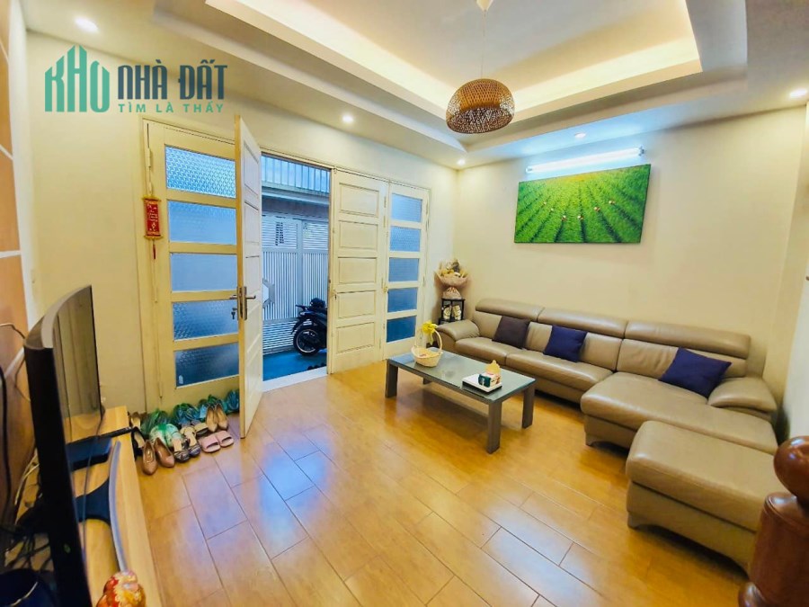 Nhà đẹp Văn Cao, oto tránh, ở yên tĩnh, 70m2, 9.7 tỷ