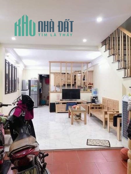 Bán nhà rực sáng ở Lĩnh Nam, mới hạ giá chào chỉ còn 2.45 tỷ, 31m2 x 4T x 4m MT