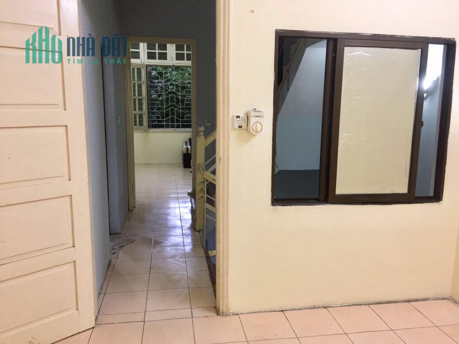 Cho thuê nhà riêng phố Võ Văn Dũng, DT: 45m2 x 5 tầng, MT: 4m, Gía: 15tr/tháng, nhà đẹp.