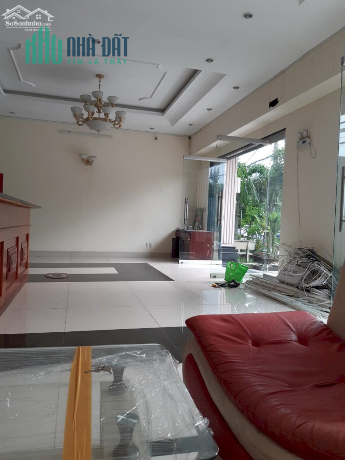 Bán Khách Sạn 10x20 Mặt Tiền 24m ,ngay TT Hành Chính huyện Nhà Bè