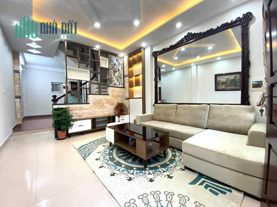 Ô TÔ 7 CHỖ ĐỖ CỔNG - NHÀ ĐẸP VIEW ĐẸP - HƠN 3 TỶ LONG BIÊN QUẬN