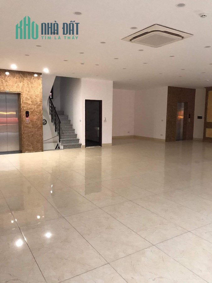 Bán tòa nhà 7 tầng mặt phố Xã Đàn, Kinh doanh VP, 160m2, MT cực khủng 12m, Giá 108 tỷ