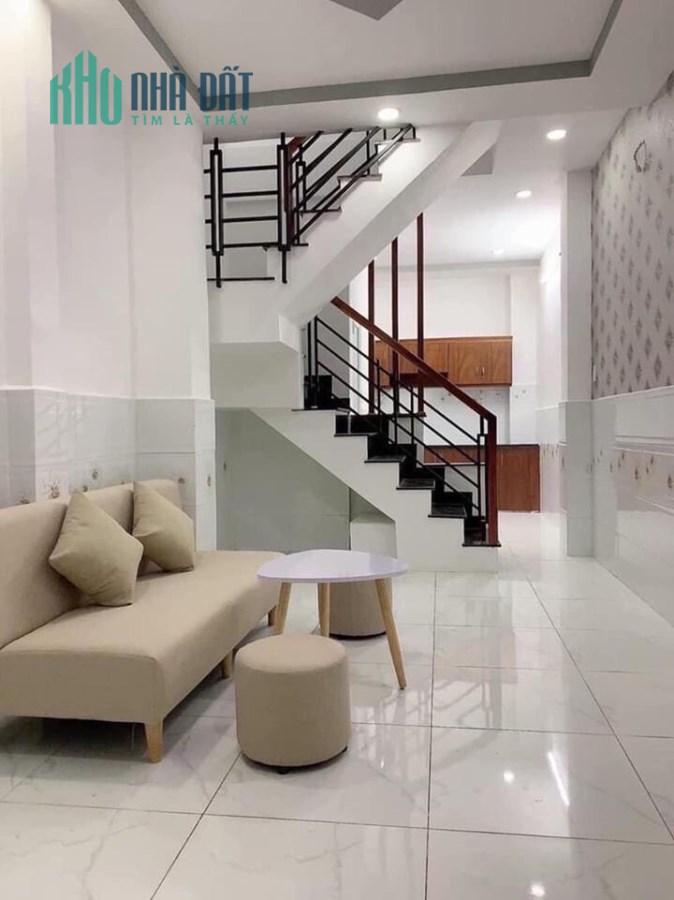 Nhà ngộp Nguyễn Sơn, 54m2, hẻm xe hơi, nhỉnh 4 tỷ LH 0896721788