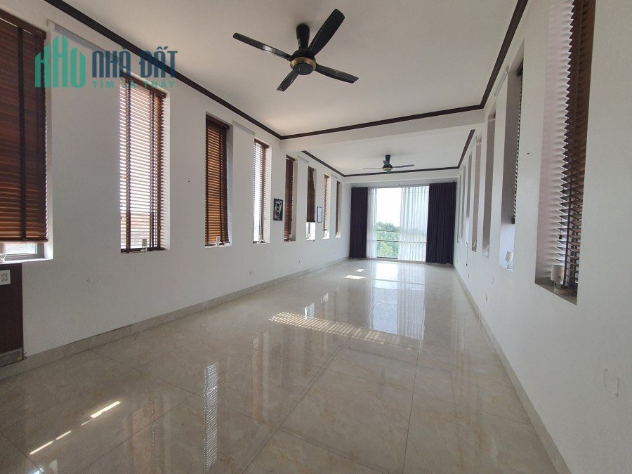 Cho thuê nhà riêng 5 tầng đường Mê Linh Vĩnh Yên giá 20 triệu/ tháng Liên hệ: 0986.454.393