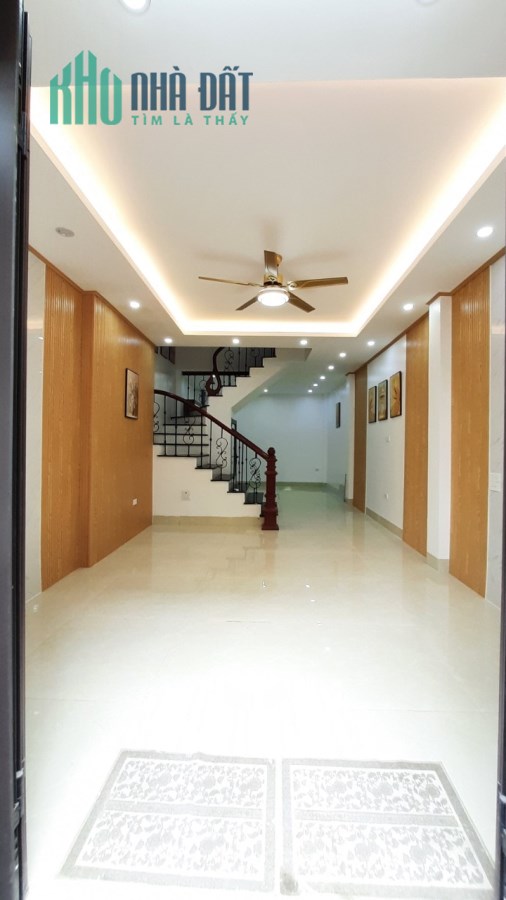 Bán nhà hiếm có ở Thanh Lân, Hoàng Mai, 5 tầng có Gara ô tô, chào 3.5 tỷ