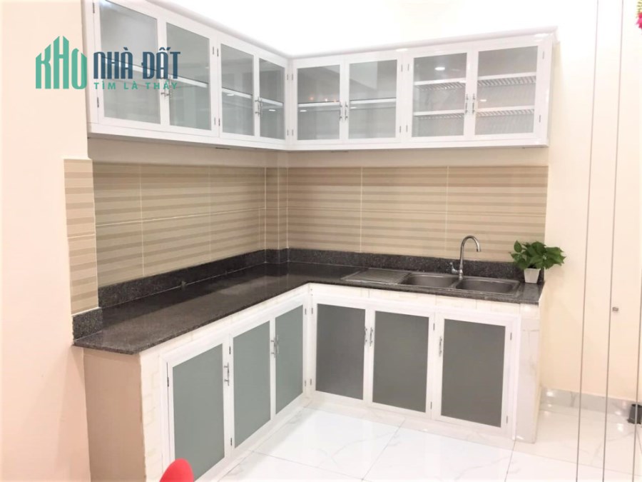 Bán gấp Nhà phường 9, Phú Nhuận, 3 tầng, diện tích lớn 55m2, Giá chỉ 4.6 tỷ.