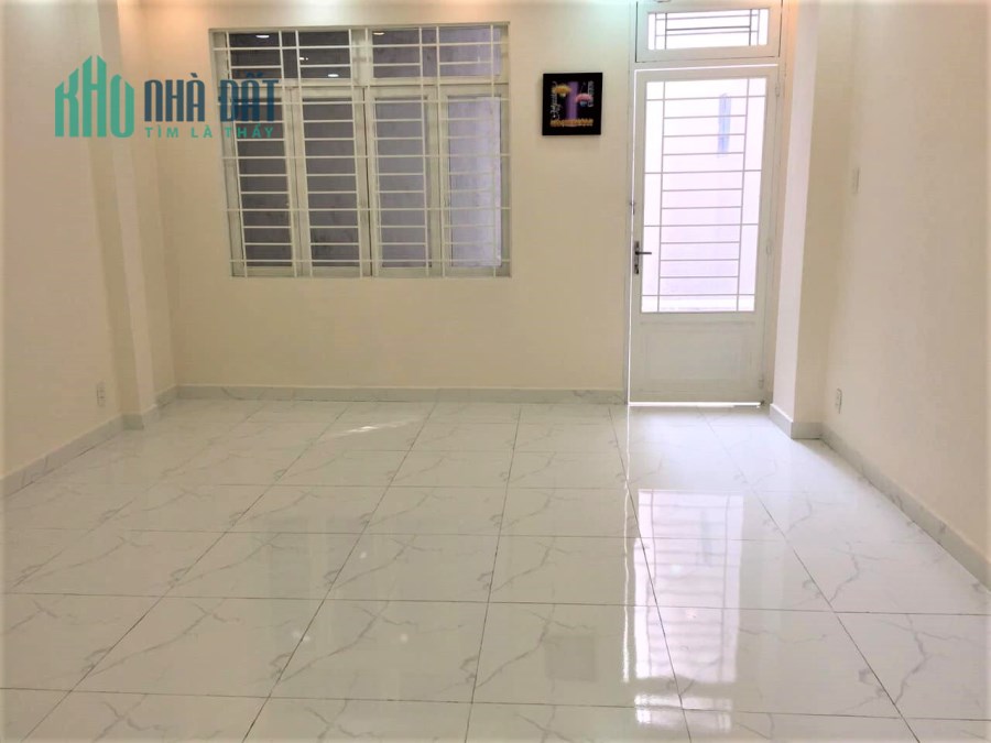 Bán gấp Nhà phường 9, Phú Nhuận, 3 tầng, diện tích lớn 55m2, Giá chỉ 4.6 tỷ.