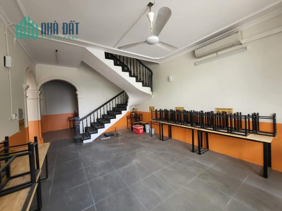 BÁN NHÀ MẶT PHỐ  MT5M, 180M2 CẤP 4 OTO GIAO THƯƠNG LƯỜM LƯỢP. KINH DOANH RẤT ĐỈNH,18ty....