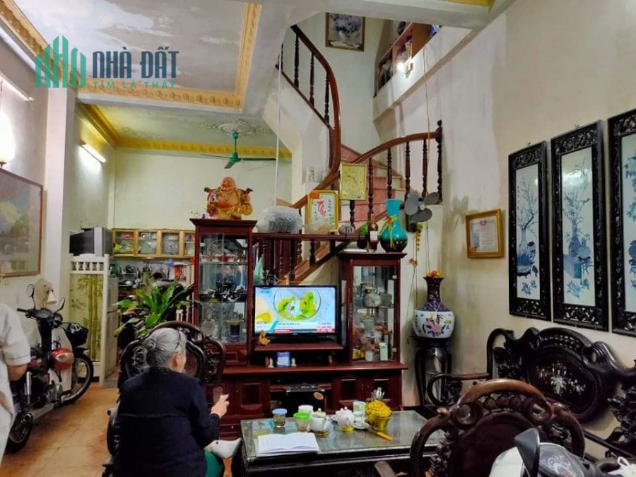 Bán nhà  Vũ Ngọc Phan, Đống Đa 55m,*4T,MT 4.5m nhỉnh 6 tỷ, lô góc. LH 0983 416 997.