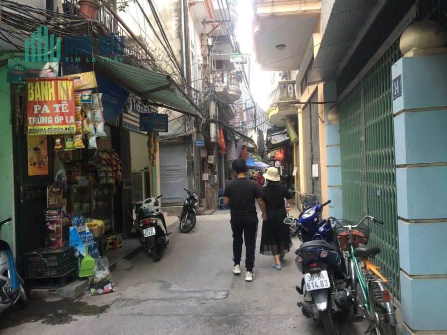 Bán nhà Tôn Thất Tùng, Đống Đa: Ngõ thông, Kinh doanh, Nhà đẹp, Ở ngay, 50m2x4T, 5.5 Tỷ-0975642942