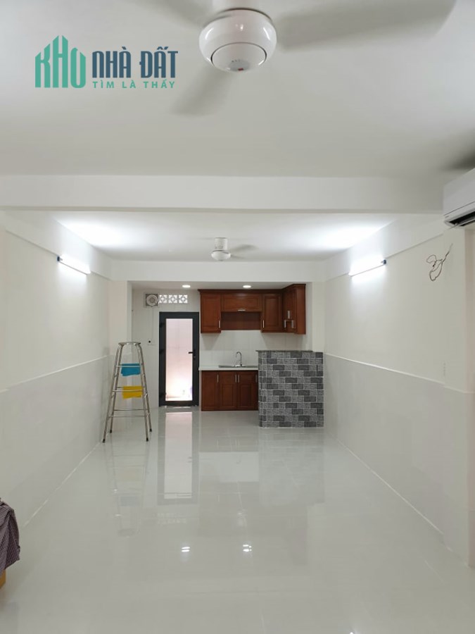 Chính chủ cần bán căn hộ tầng trệt chung cư Phạm Thế Hiển, Phường 4, Quận 8, TP. HCM.