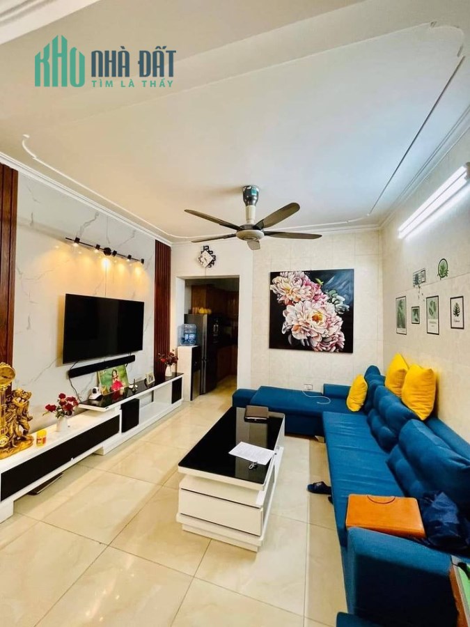 Bán nhà Lạc Long Quân  Quận 11, 3 Tầng - HXH - DT: 50m2, Sổ vuông