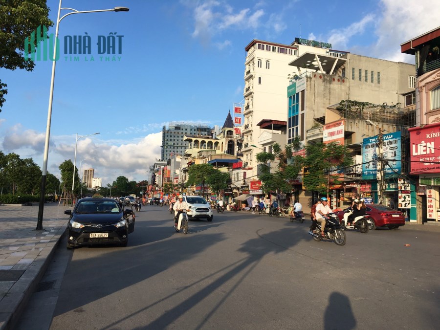 Bán căn mặt đường Nguyễn Đức Cảnh 160m2, mặt tiền 8,4m - 28 tỷ
