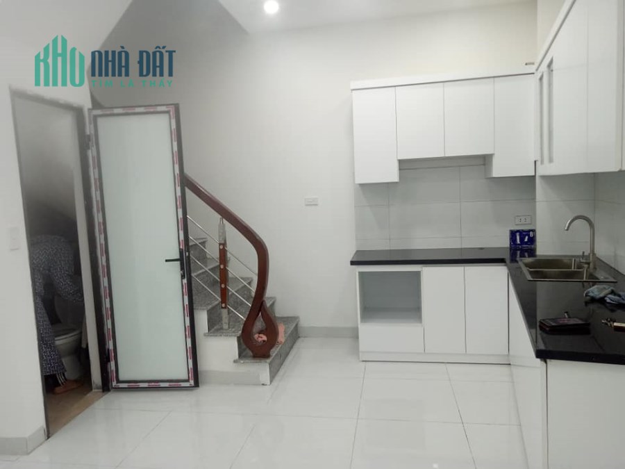 Cần bán gấp nhà Mặt ngõ Trường Chinh 4.35 tỷ, 35mx5T, đẹp ở luôn
