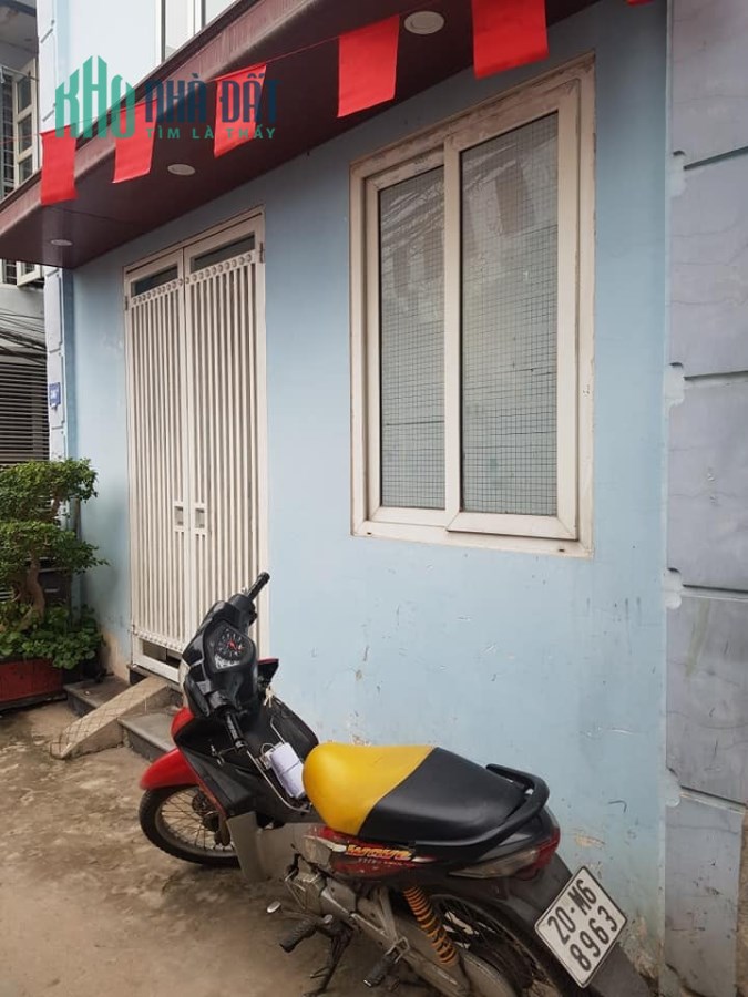 Bán gấp nhà ngõ 264 Âu Cơ giá 2.15 tỷ, 52m2, MT 4m, đẹp ở luôn
