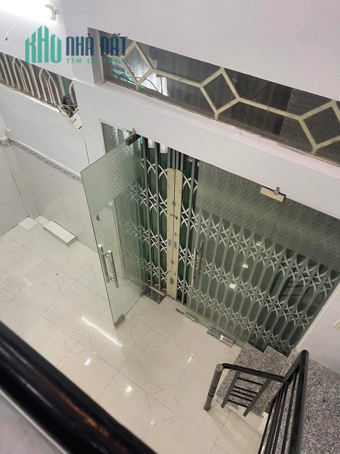 Cần bán nhà riêng 24.2m2 tại Đoàn Văn Bơ, P.14, Quận 4, HCM