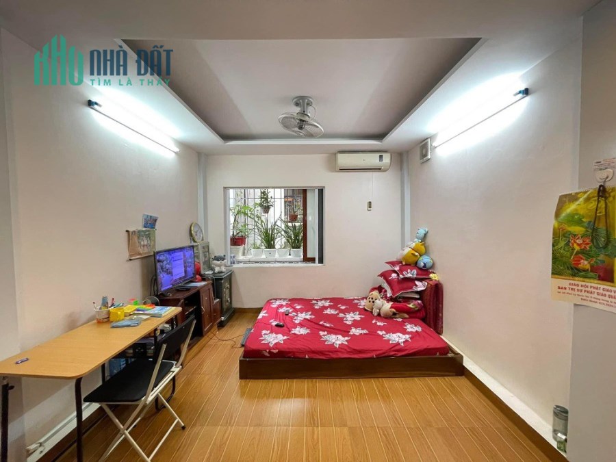 Gấp bán nhà Đội Cung, 2 tầng, 48m2, nhỉnh 4,7 tỷ