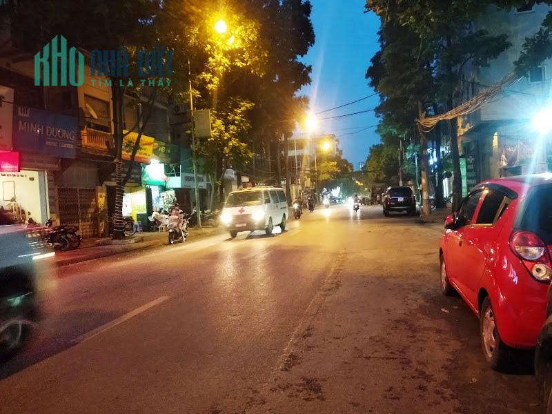 Bán  Nhà Mặt Phố Trung Tân Quận  Hà Đông Kinh Doanh Sầm Uất, Vỉa Hè Rộng, 2 Mặt Thoáng Trước Sau.