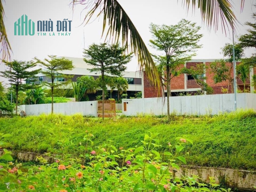 Cần bán đất nền biệt thự FPT, TP Đà Nẵng đối diện công viên. Giá tốt