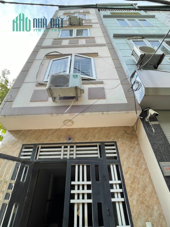 Nhà chủ tự xây để ở, dân quan chức nhiều tiền nội thất hịn đẹp chả chê được lại có ô chờ thang máy