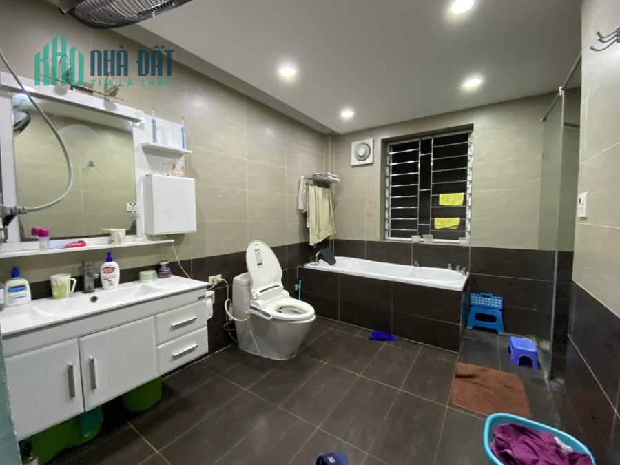 VIP-PHÂN LÔ-HIẾM NHÀ BÁN-GIÁP HOÀN KIẾM-43M 4T 16TỶ ĐIỆN BIÊN PHỦ BA ĐÌNH