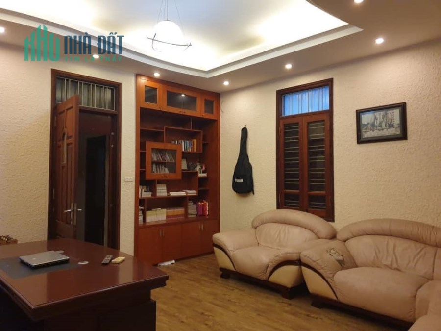 Bán Gấp nhà Nguyễn Phúc Lai, Đống Đa, Ô TÔ, 50m2, 4 tầng, giá chỉ 4.8 tỷ, LH 0847499665